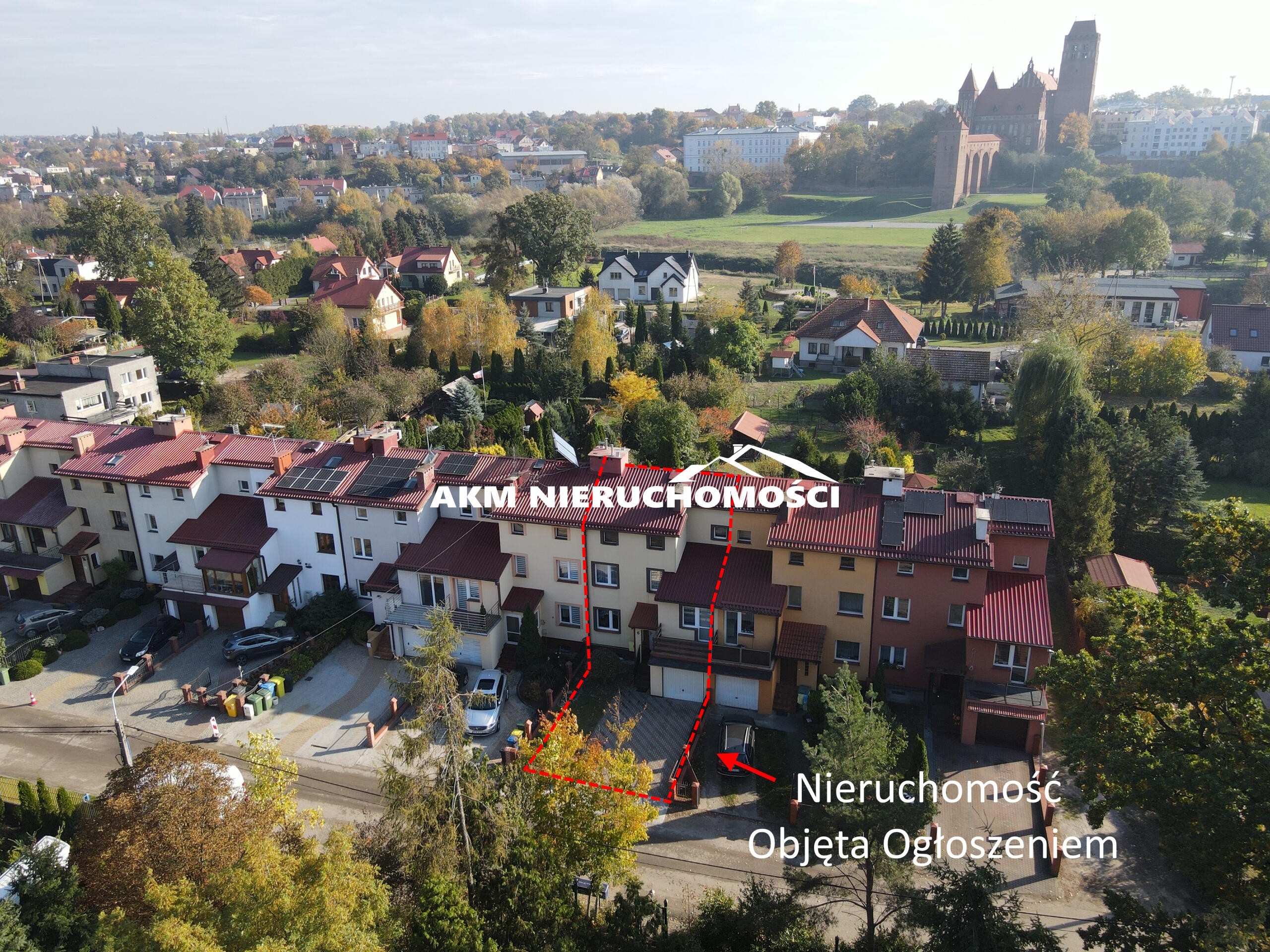 pomorskie, kwidzyński, Dom w zabudowie szeregowej z widokiem na Katedrę