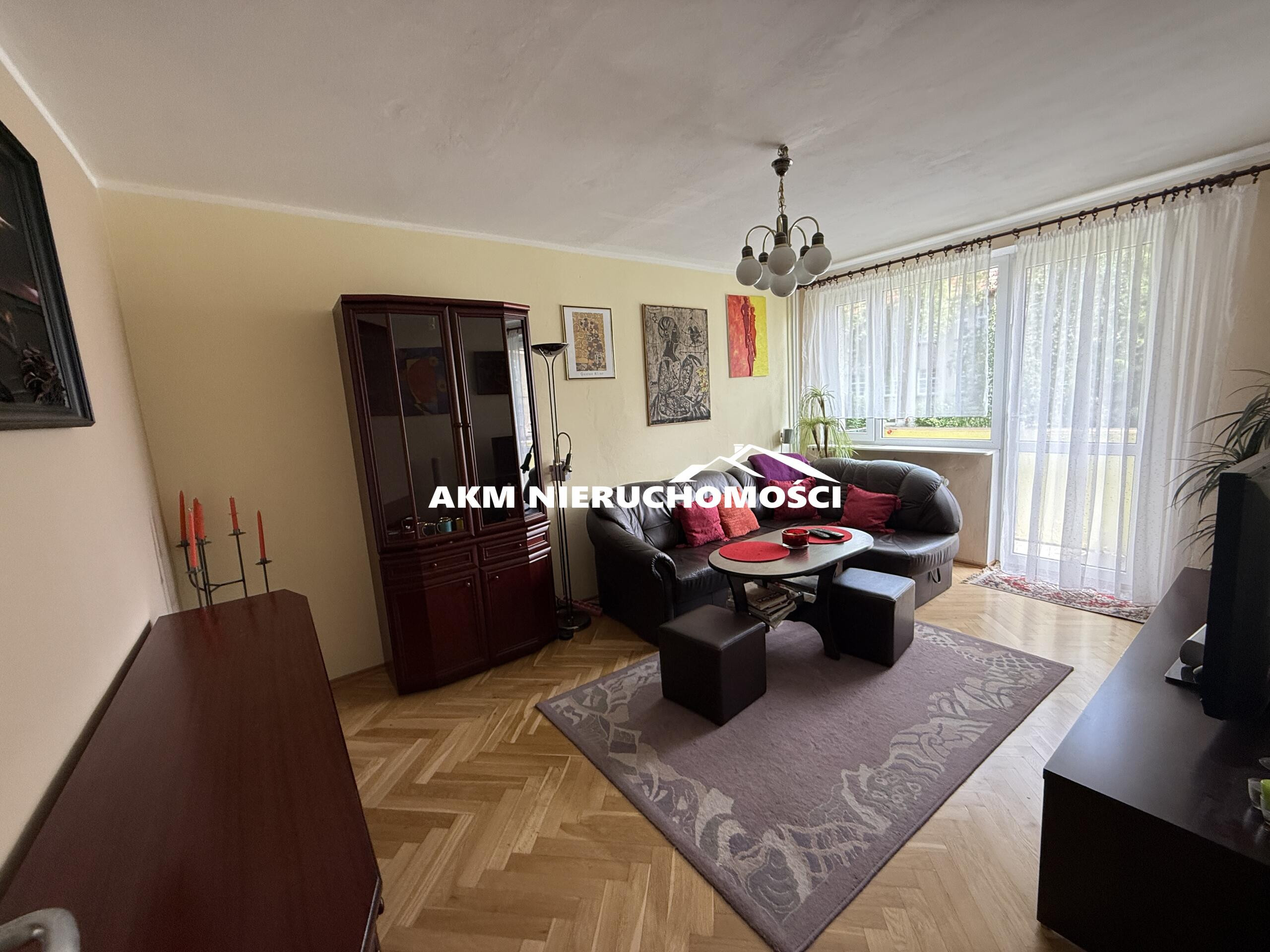 pomorskie, kwidzyński, Duże mieszkanie na pierwszym piętrze